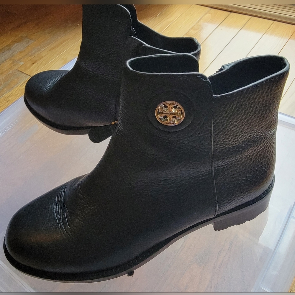 Tory Burch Black Leather Boots SIze 7M